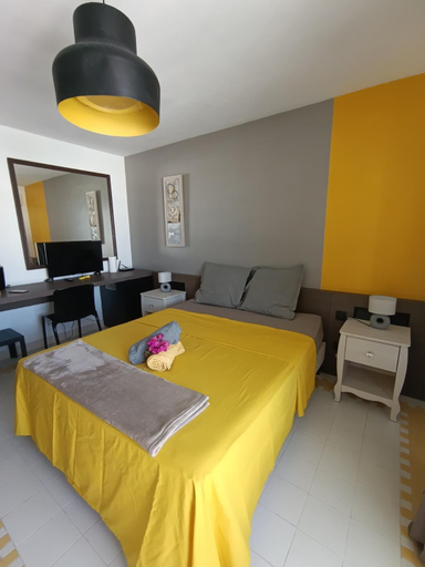 Bedroom 2, Une vague de plaisir, Studio tout confort en bord de plage avec piscine a Saint-Francois, Saint-François