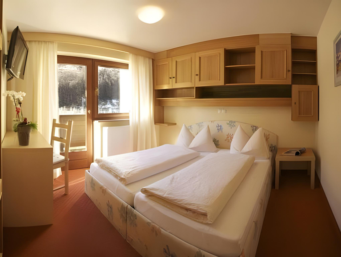 Bedroom 2, ViBES Solden - your alpine homebase, Imst