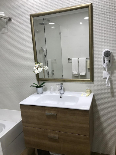 Bathroom 4, Sete Colinas, Lisbon