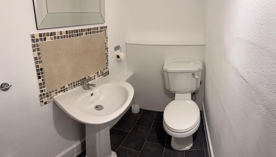 Bathroom 2, The Phoenix Am Nurburgring, Ahrweiler