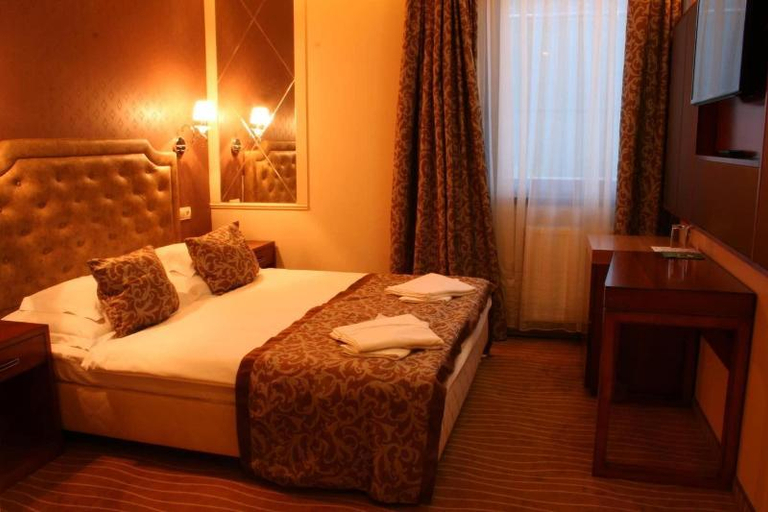 Bedroom 3, Golden Ball Club Wellness Hotel & Spa, Győr