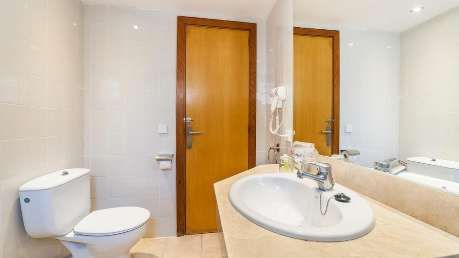 Bathroom 4, Globales Bouganvilla, Baleares