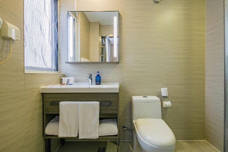 Bathroom 4, Hanting Hotel Xi'an Yongxingfang Changlemen Metro Station, Xi'an