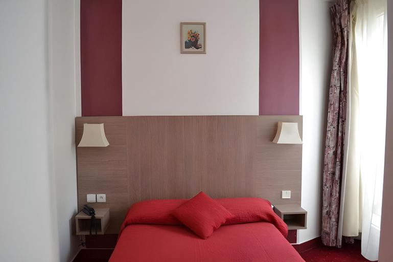 Bedroom 2, Hôtel Royal Bergère, Paris