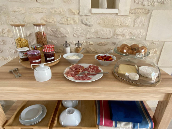 Food & Drinks, Les gites des Lauriers roses Chambre privee Ile d Aix, Charente-Maritime