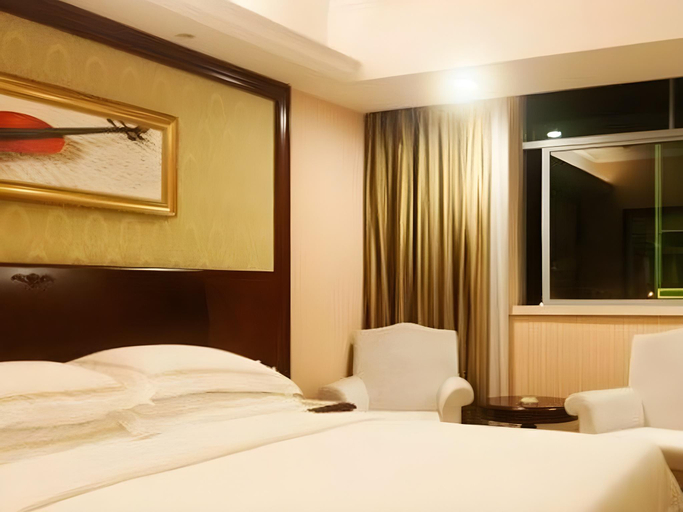 Bedroom 2, Vienna Hotel Zhangjiajie North Railway Station Branch, Zhangjiajie