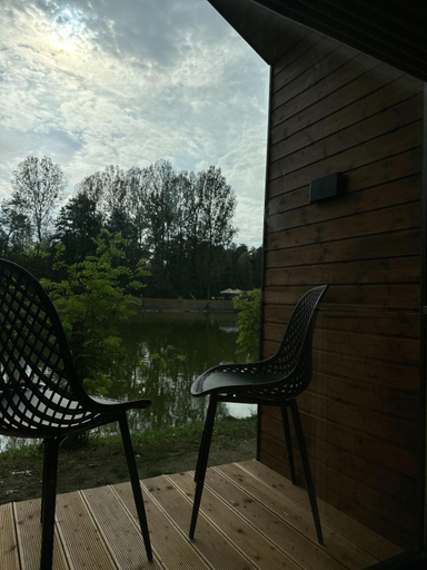 Others 4, Alma Lake, Francesti