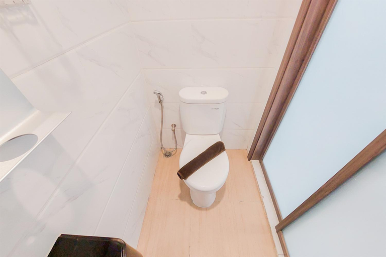 Bathroom 3, Homey Studio Apt Sky House Alam Sutera By Travelio, Tangerang