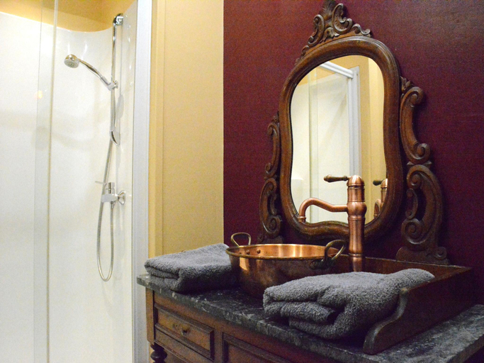 Bathroom 3, Stunning home in Bièvre with , Namur