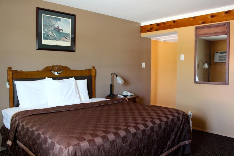 Bedroom 2, Executive Inn Goliad, Goliad