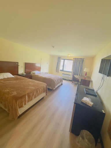 Bedroom, hilltop inn, Washington