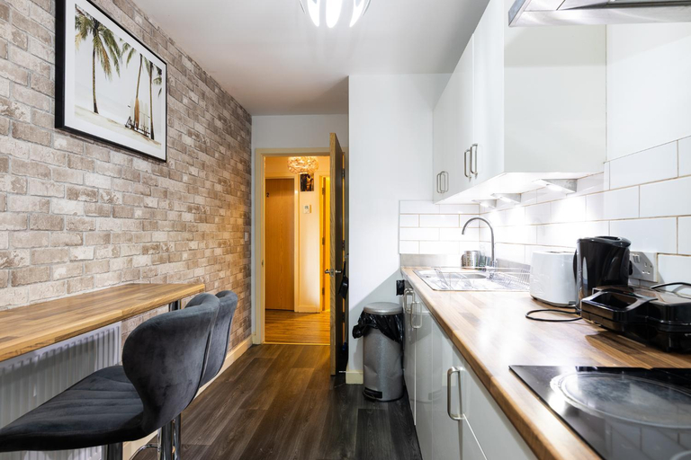 Others 4, FIve Star Rated Condo, Manchester