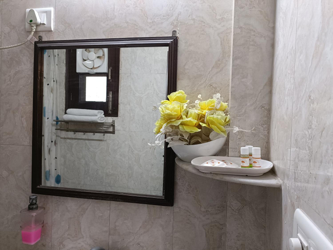 Bathroom 4, Hotel The Sunrise View, Gautam Buddha Nagar