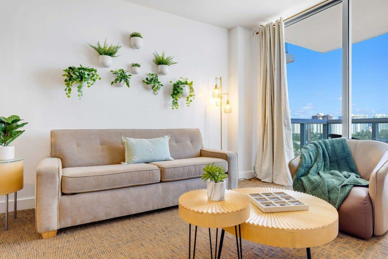 Others 2, Beachfront Resort|  Pool|  Ocean View Balcony+ Gym, Miami-Dade