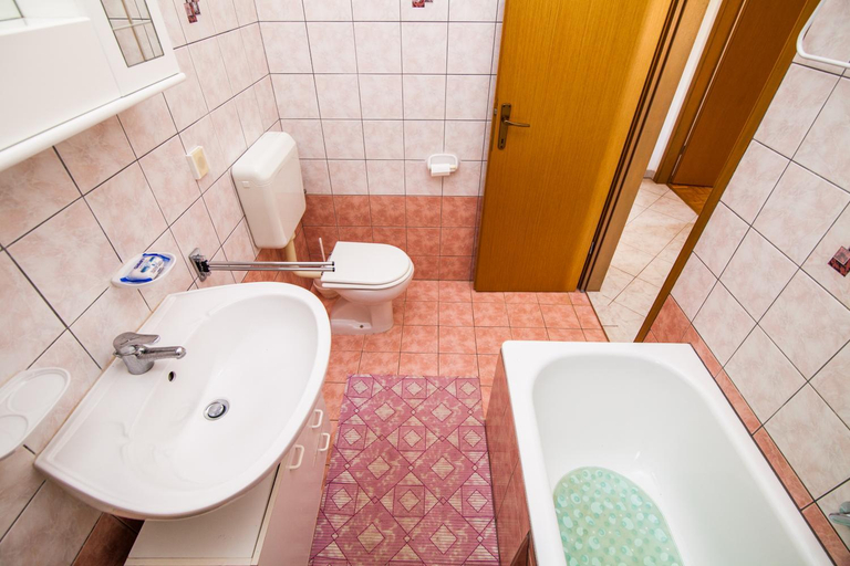 Bathroom 3, Apartman Kristina, Medulin