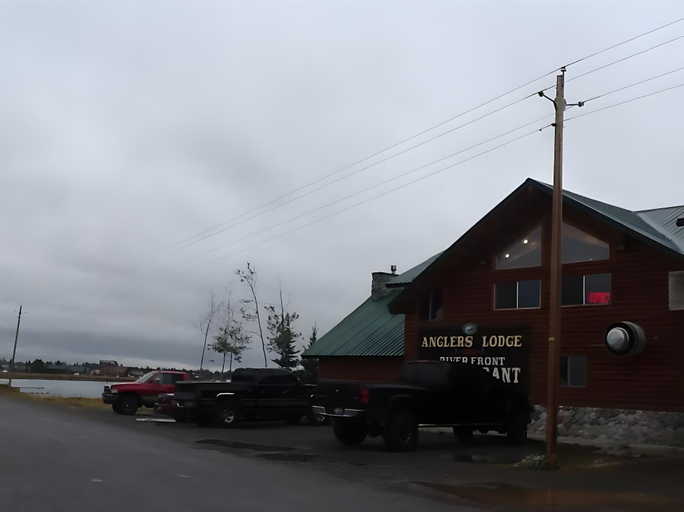 Exterior & Views 1, Angler's Lodge, Fremont