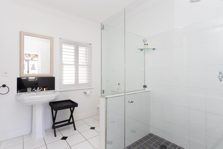 Bathroom 4, Winelands Golf Lodges 18, Cape Winelands
