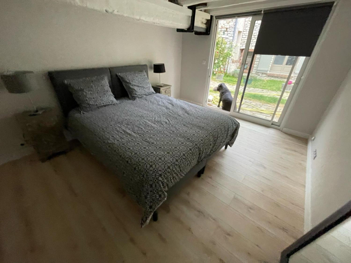 Bedroom 2, Clos Caritan, Yvelines