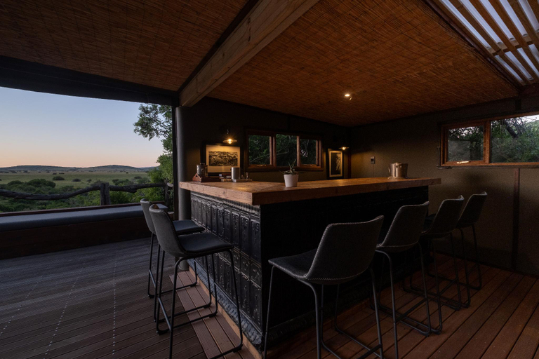 Food & Drinks 3, HillsNek Safari Camp, Cacadu