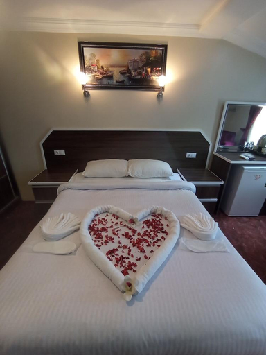 3, Ceren Otel, Izmit