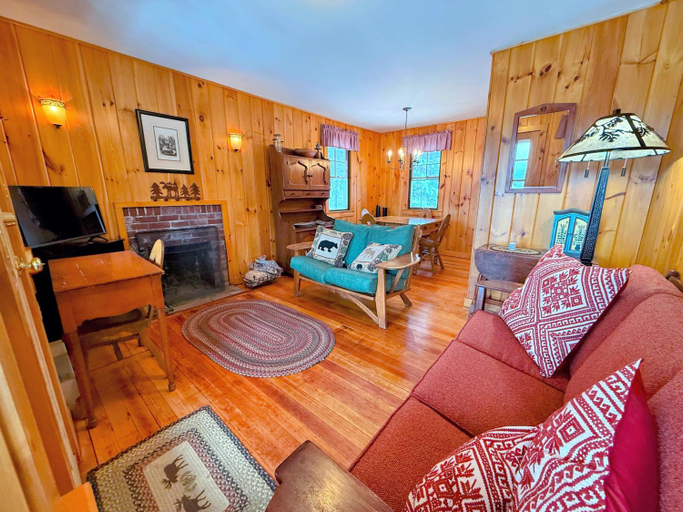 Others 4, 11G Quintessential New Engalnd Cottage with Fantastic Views!, Grafton