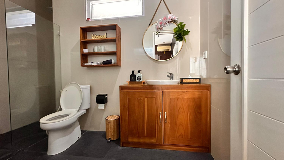 Bathroom, iVilla, Badung