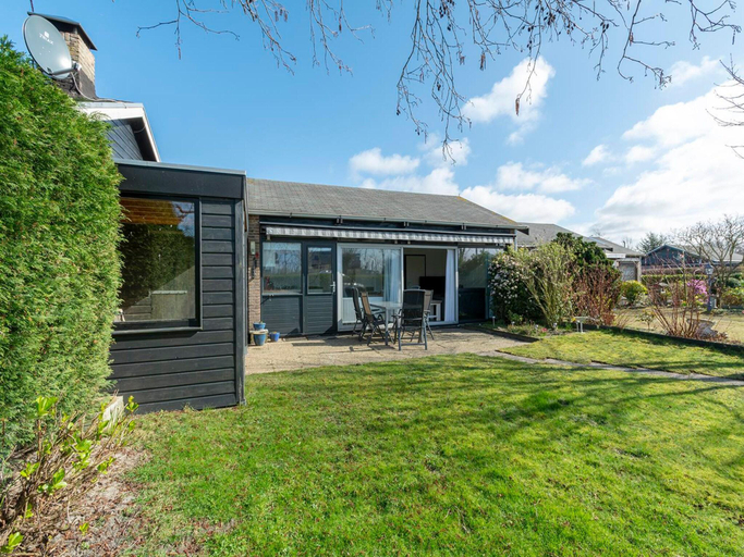 Exterior & Views 2, Bungalow Near Sint Maartenszee Beach, Zijpe