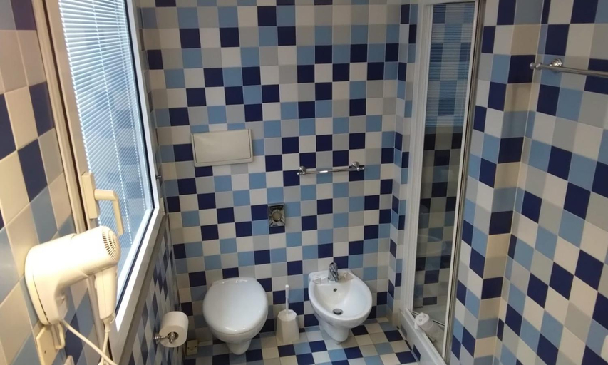 Bathroom 4, Hotel I Fiorino, Florence