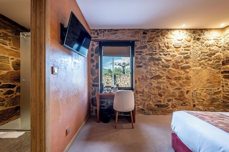 Bedroom 3, Cherry Sculpture Hotel, Covilhã