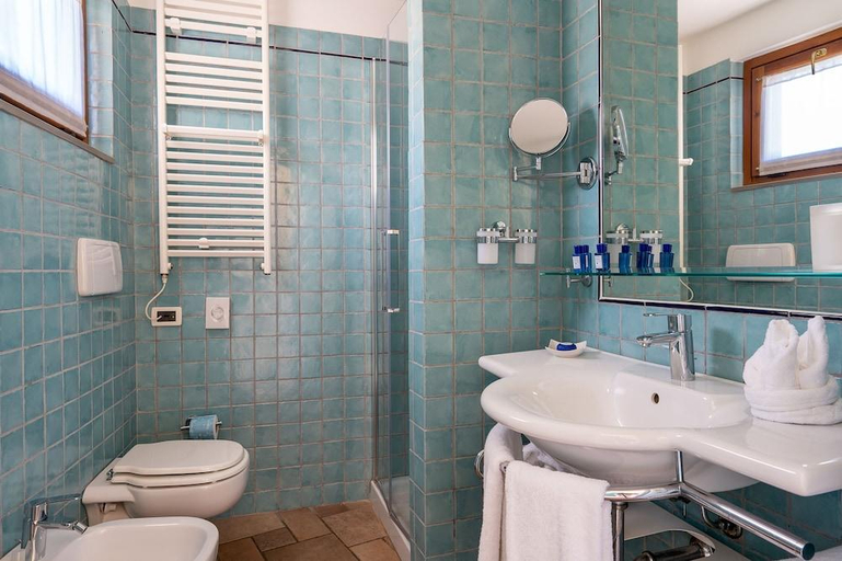 Bathroom 4, Golfo dei Poeti Relais & SPA, La Spezia