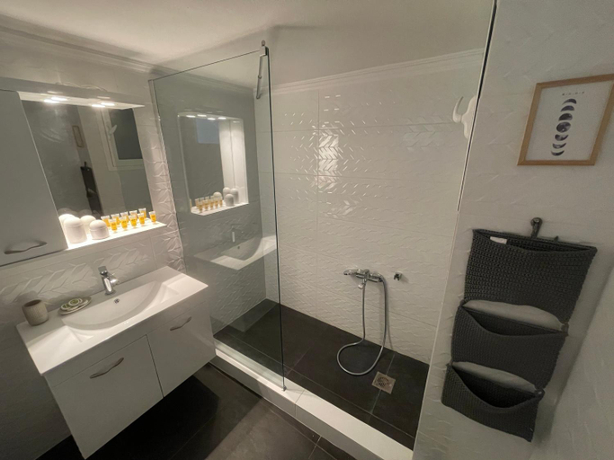 Bathroom 3, Plato - Acropolis Residence Apartment, Attica
