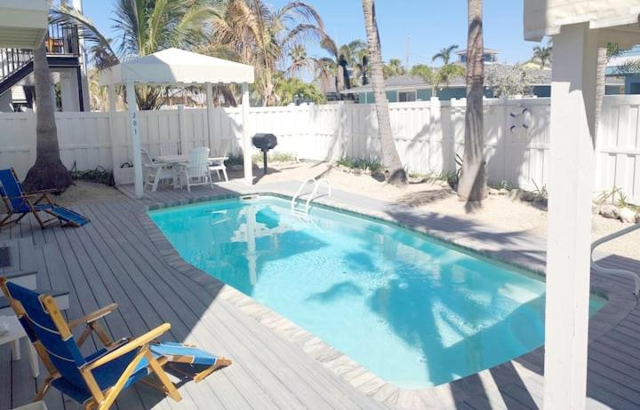 Sport & Beauty, Bungalow Beach Resort, Manatee