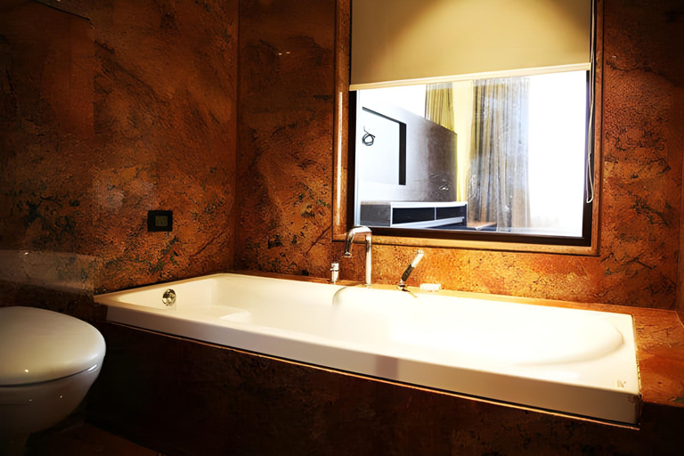Bathroom 4, Hariyali Resort, Kota