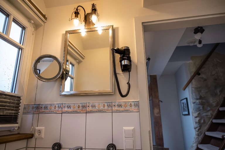 Bathroom 4, Motorworld Inn Warthausen, Biberach