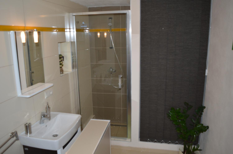 Bathroom 2, Apartmany Nonstop, Liptovský Mikuláš