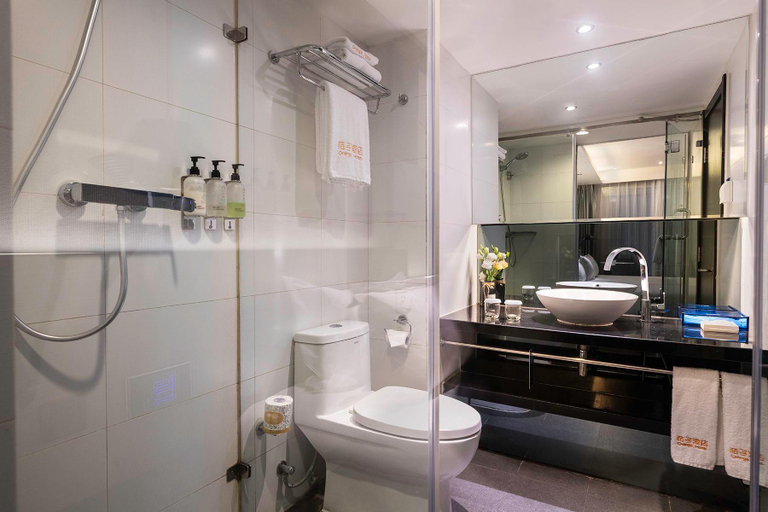Bathroom 4, Orange Hotel Select Qingdao Wusi Square, Qingdao