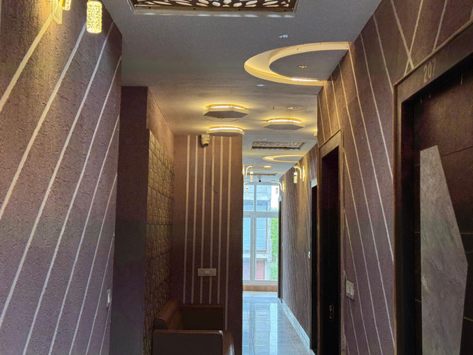 Public Area 3, Hotel Guruvayur Dham, Mathura
