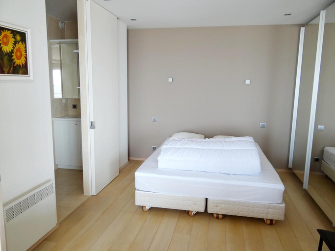 Bedroom 2, Apartment in Nieuwpoort near golf course, West-Vlaanderen