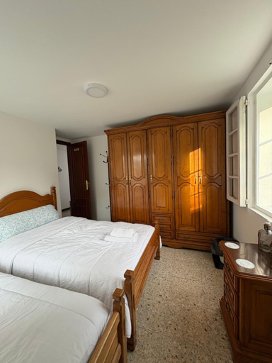 Bedroom 2, A casa do Rio - The River House, A Coruña