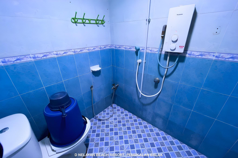 Bathroom 3, DNELAYAN BEACH RESORT, Alor Gajah