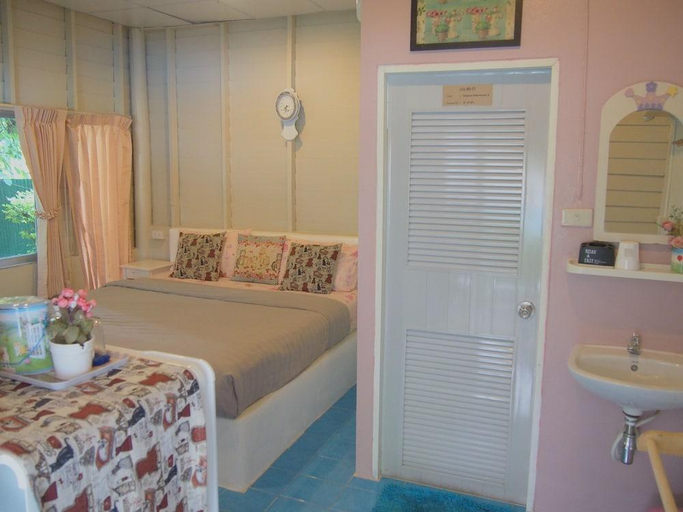 Bedroom 2, The Scarecrow House, Doembang Nangbua