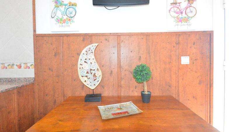 Facilities 3, Habitaciones Baleares, Cádiz