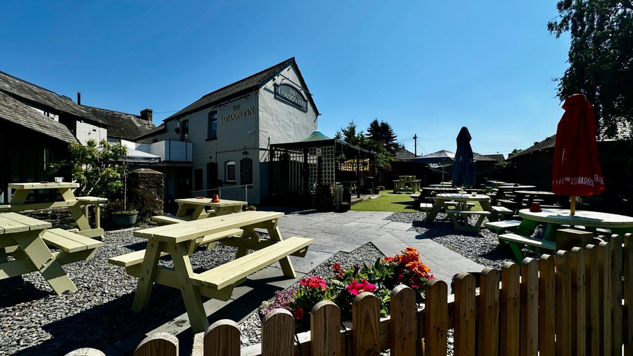 Exterior & Views 1, London Inn, Devon