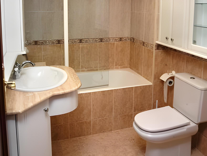 Bathroom 2, Hostal Ciudad de Najera, La Rioja