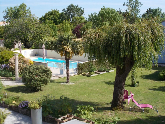 Others 4, Le Clos des Palmiers, Charente-Maritime