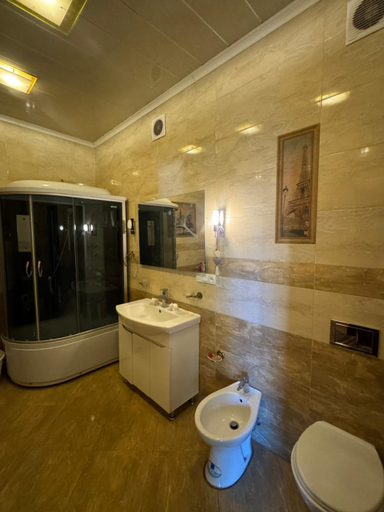 Bathroom 2, Hotel-apartment in the centre, Tbilisi