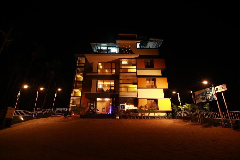 Exterior & Views