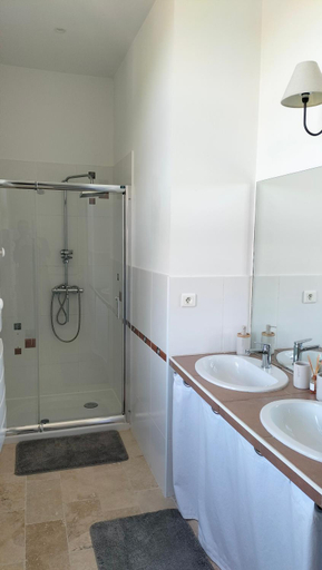 Bathroom, Le puits de Jussens, Tarn