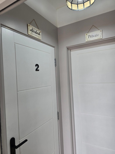 Others 2, Double Room with Ensuite Bathroom, London