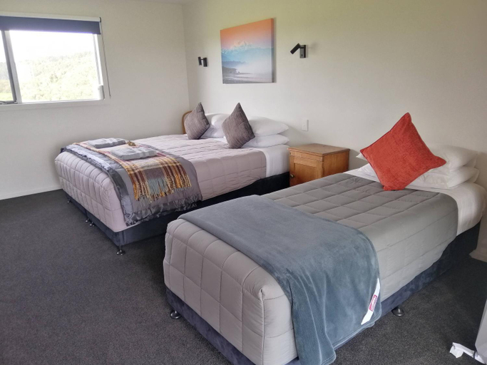 Bedroom 2, Scenic Waterways Retreat, Westland